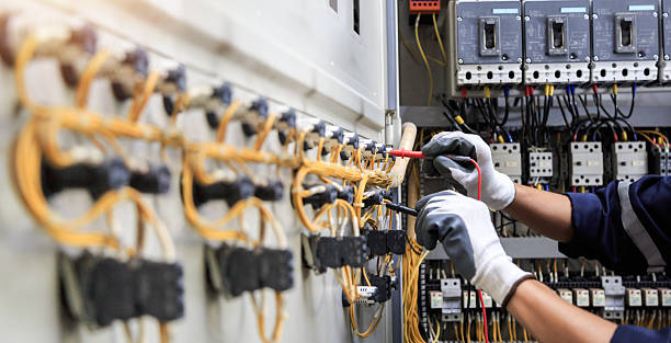 Professional Electrician technician working in Rantoul, IL
